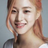Lee_Soo-Kyung_(actress)-p1